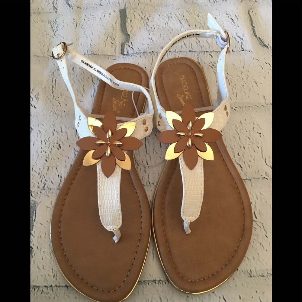 NWT White Flowered Sandals